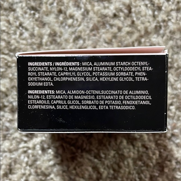 Mary Kay Translucent Loose Powder - Picture 6 of 7